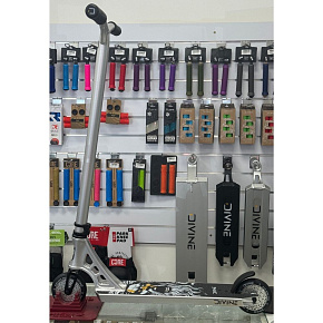 Freestyle koloběžka Divine Zeus V2 stříbrná