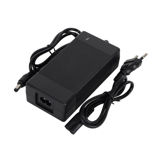 Nabíječka k elektrické koloběžce Voltaik SRG / MGT (36V/1,5A)